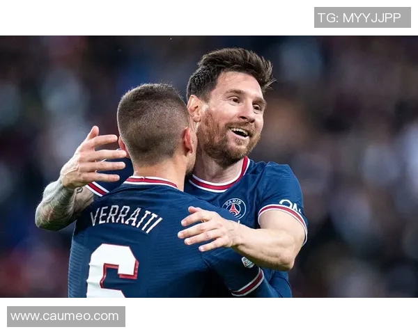 足球巨星同框合影展现团结与友谊，凝聚世界足坛荣耀与激情